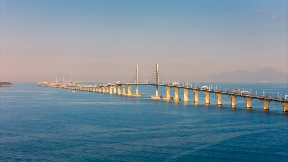 13688 jembatan hong kong zhuhai macao mencatat rekor arus penumpang harian