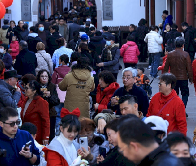 13725 tren perjalanan tahun baru 2024 di tiongkok utamakan pulang kampung baru kemudian bepergian