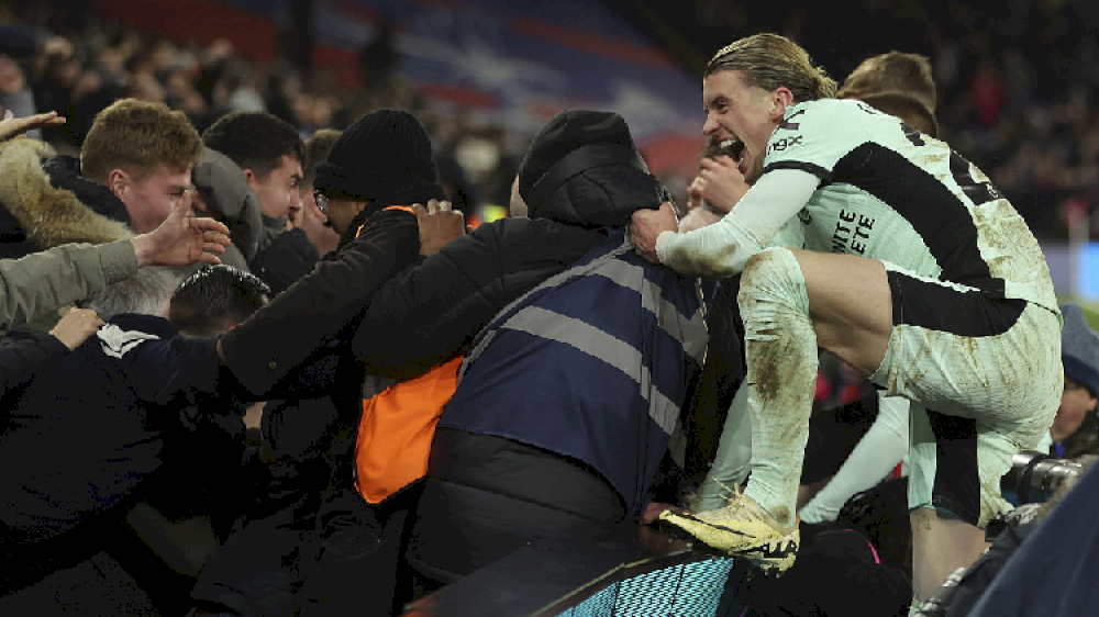 13754 pertunjukan telat chelsea perdalam krisis palace juve dikejutkan udinese