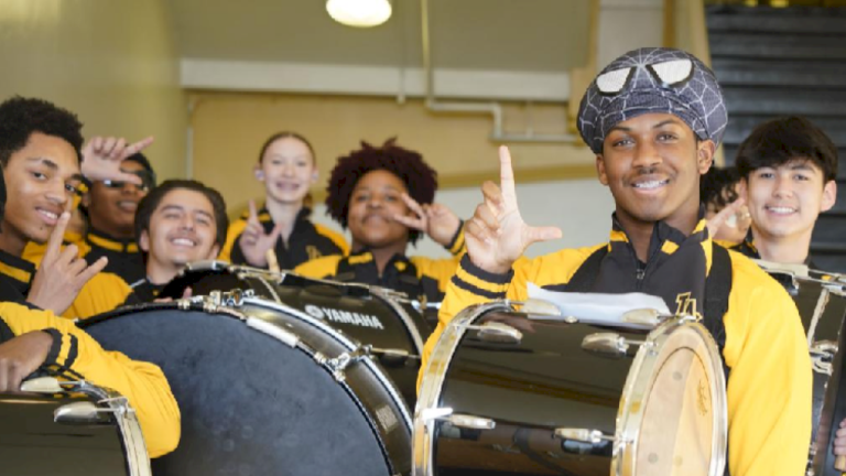 Xi sampaikan ucapan selamat tahun baru kepada guru dan siswa SMA di AS