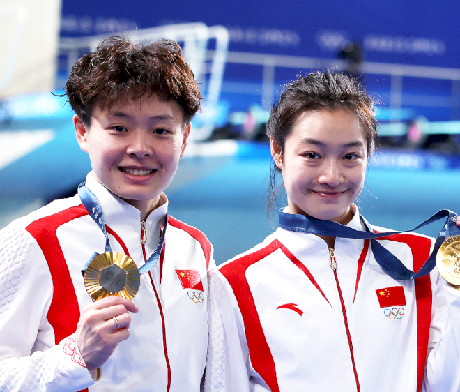 Atlet selam Tiongkok raih medali emas nomor 3m sinkronisasi putri di Olimpiade 2024