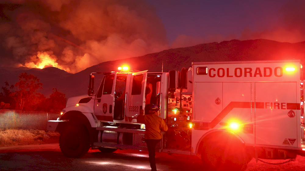 14349 kebakaran hutan yang hebat di as menyebabkan evakuasi dan peringatan kesehatan