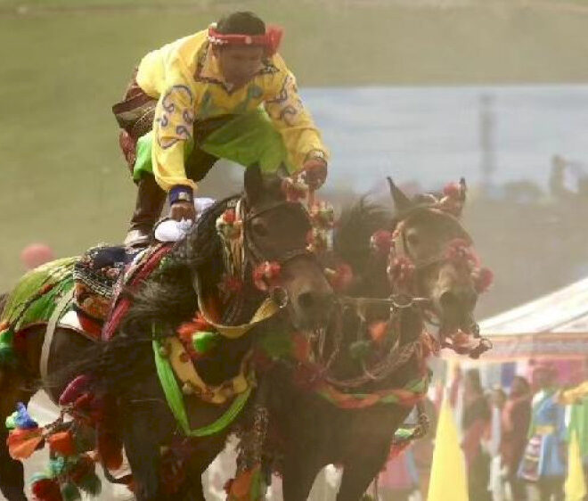 Rasakan sensasi balap kuda dan yak di satu festival