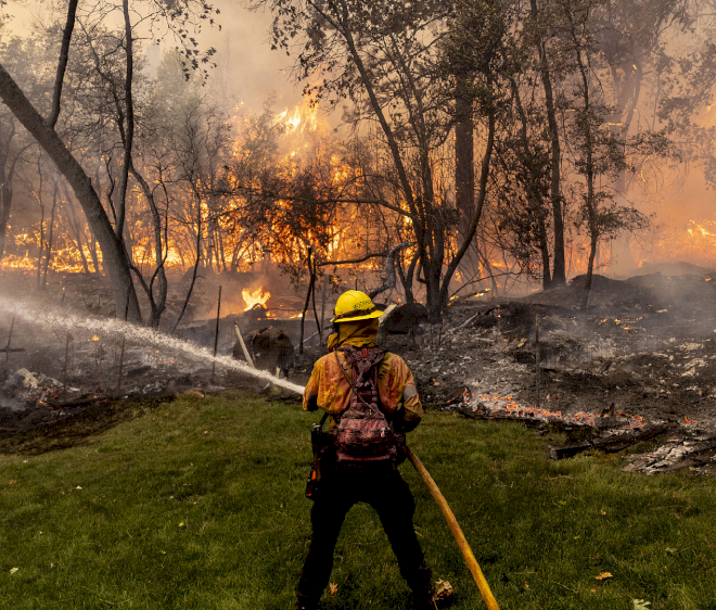 Kebakaran hutan terus melanda AS bagian barat di tengah kekeringan yang memecahkan rekor