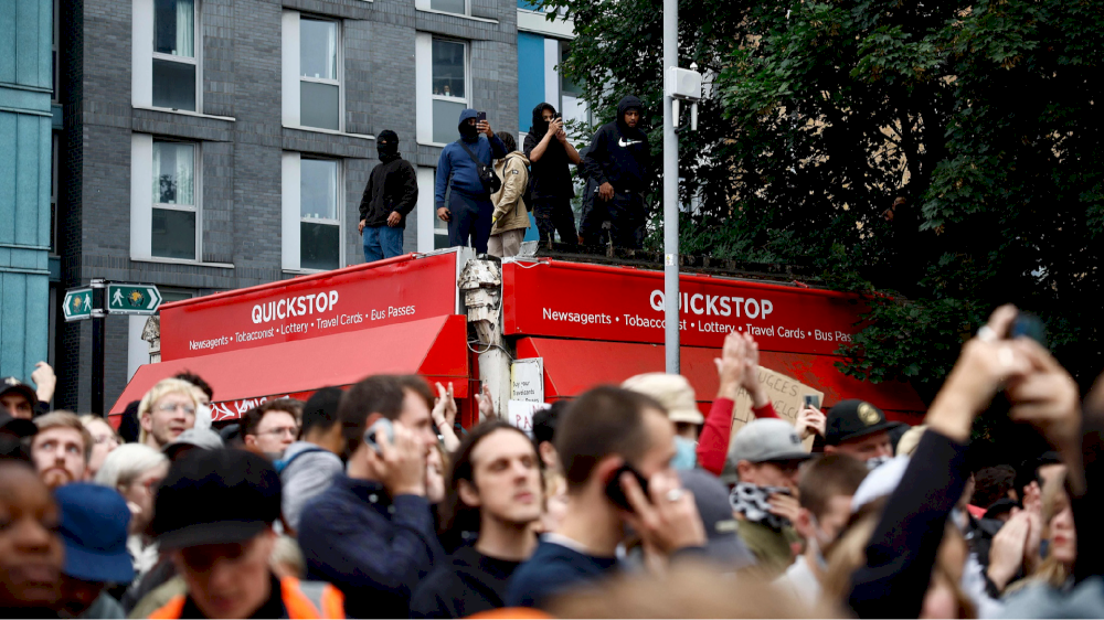 mengapa-inggris-terjerumus-ke-dalam-kekerasan?