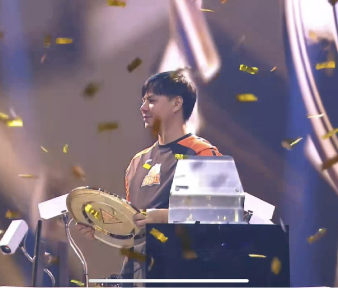 Zeng ‘Xiao Hai’ Zhuojun dari Tiongkok memenangkan gelar Street Fighter 6 di EWC