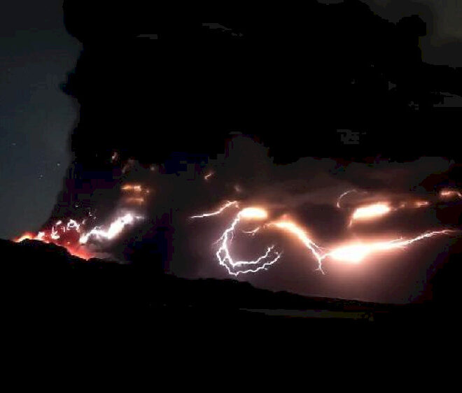 Gunung berapi meletus setelah gempa bumi dahsyat di Timur Jauh Rusia