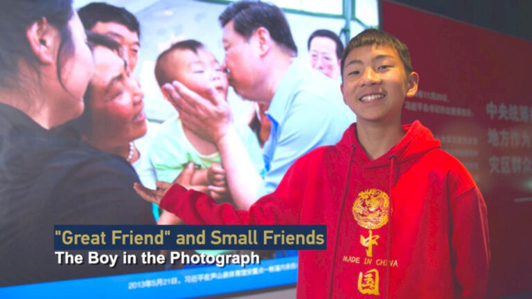 Anak Laki-laki dalam Foto