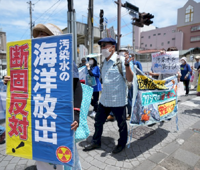 Pembuangan limbah Fukushima Jepang menandai tahun pertama di tengah kekhawatiran