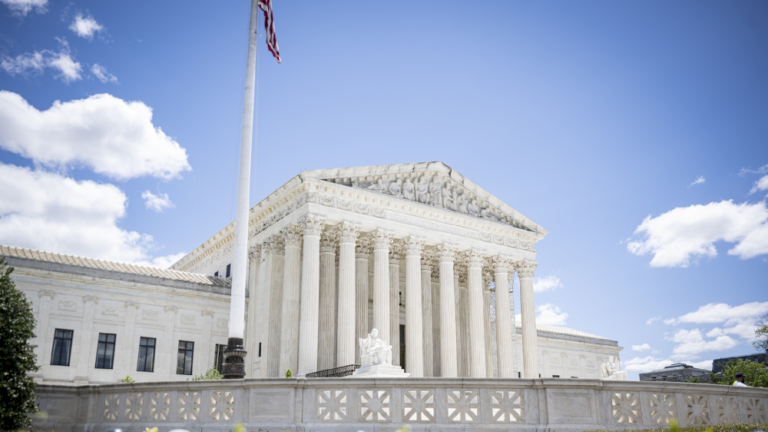 Mahkamah Agung AS menolak menghidupkan kembali rencana keringanan utang mahasiswa Biden