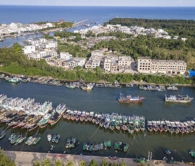 Hainan, Tiongkok, menghentikan layanan feri saat topan Yagi mendekat