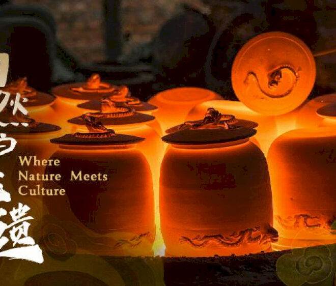 Perpaduan Alam dan Budaya: Dari pasir hitam hingga tembikar indah