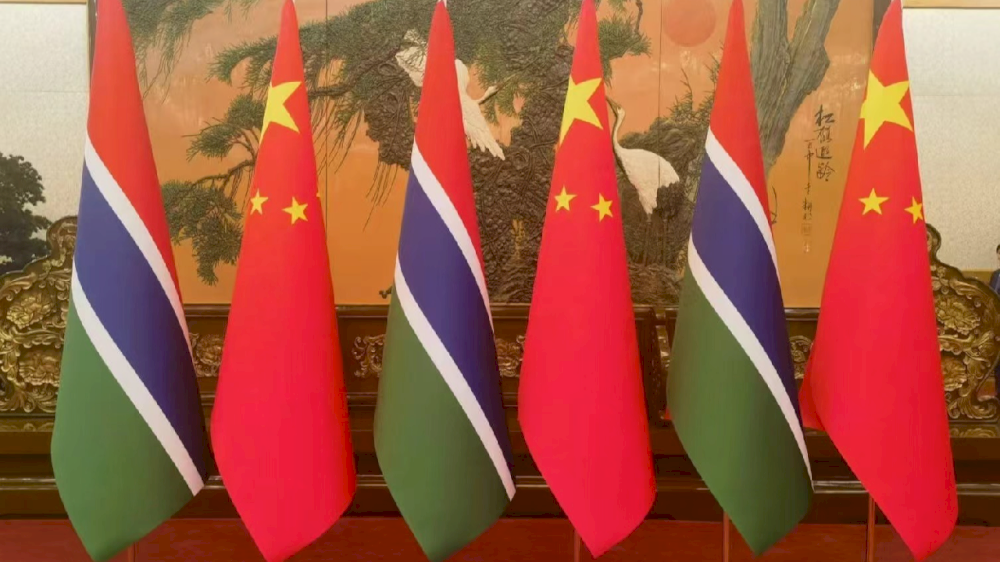 xi-jinping-bertemu-dengan-presiden-gambia-barrow