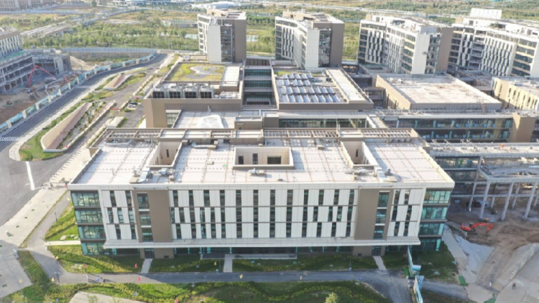 Mengapa keputusan Tiongkok untuk menyambut investor asing di bidang kesehatan penting