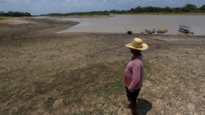 Kekeringan terburuk yang pernah tercatat menyebabkan sungai Amazon mencapai titik terendah sepanjang masa