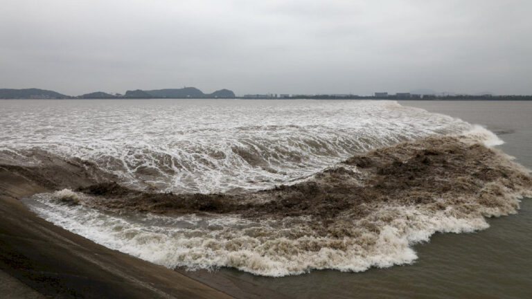 Tiongkok peringatkan banjir yang melampaui batas peringatan di wilayah selatan