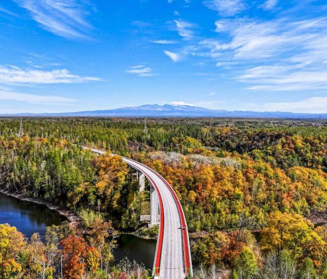 Gunung Changbai menawan dengan panorama dan air terjunnya