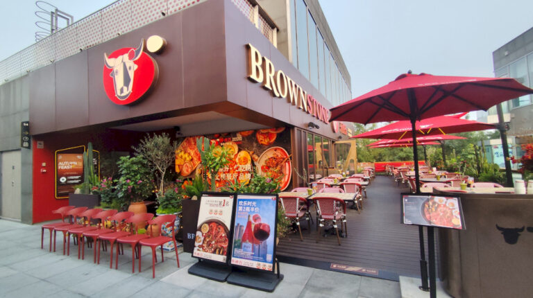 Daftar Yang Harus Dicoba: Spuds Irish Bar, Spanyol Baru, Taiwan & Lainnya