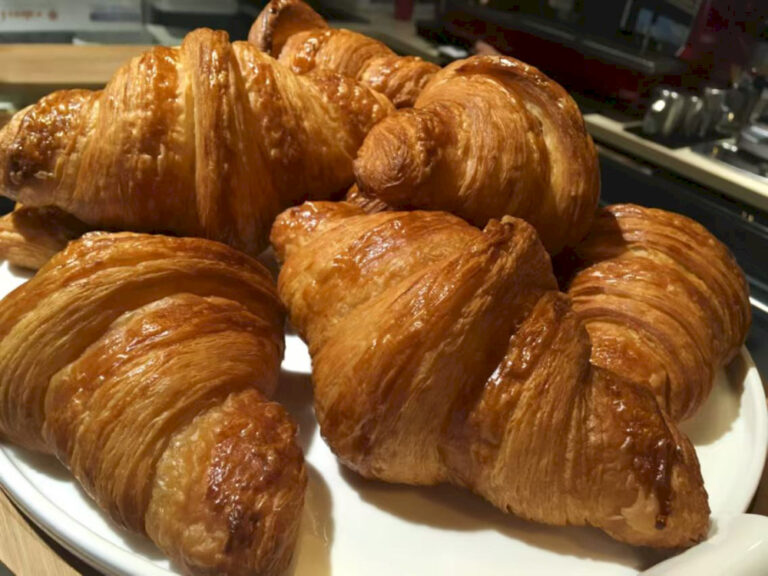 Lima Croissant Beijing yang Akan Membuat Anda Terkejut