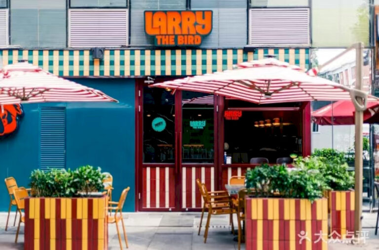 Larry si Burung Meninggalkan Sarang Sanlitun Minggu Ini