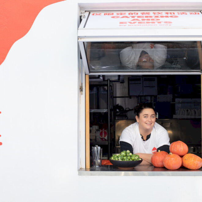 Koki Ekspatriat & Malo Australia Simone Thompson Akan Berangkat dari Tiongkok