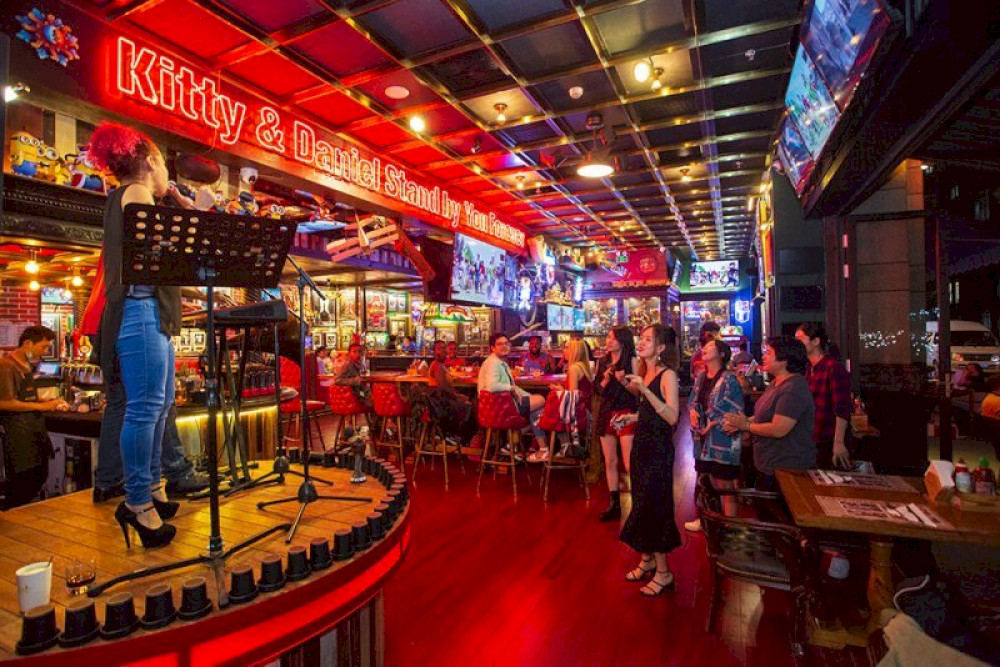 kitty-&-daniel-cbd,-bigeats,-dan-toko-close-up-lainnya