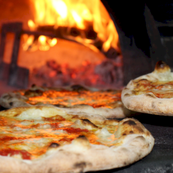 Tinggal Satu Minggu Lagi Untuk Ikut serta dalam Bulan Pizza Cheesy + FAQ