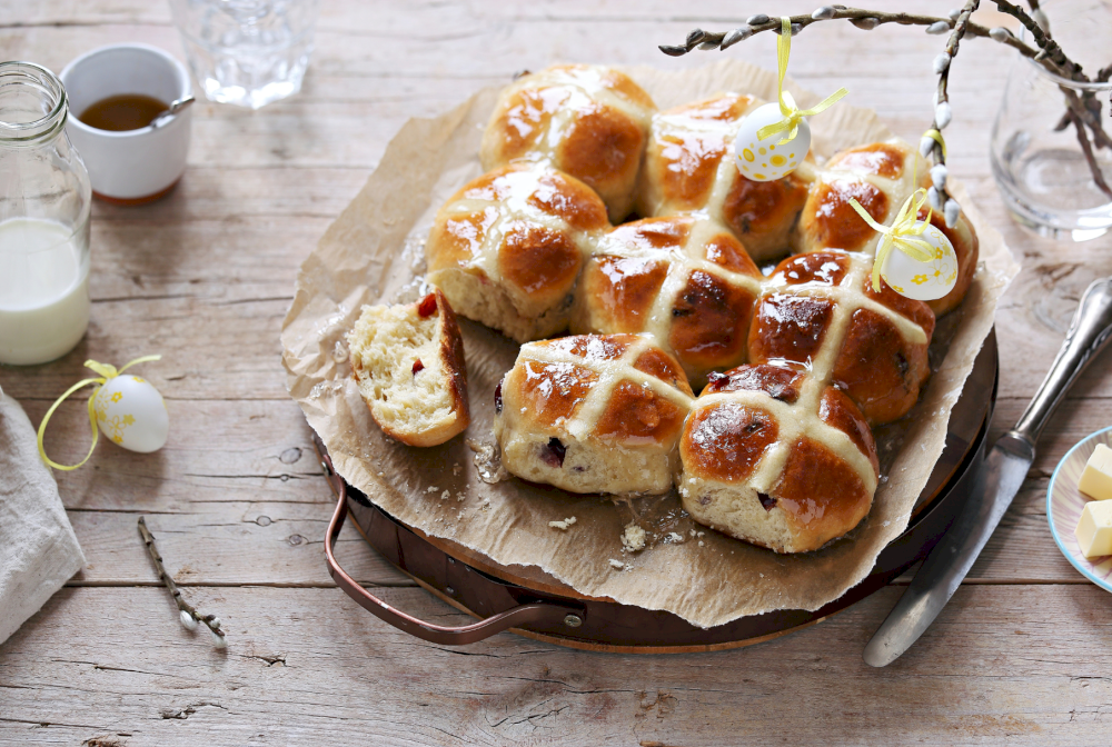 dapatkan-perbaikan-roti-silang-panas-anda-untuk-paskah-dari-tempat-tempat-ini