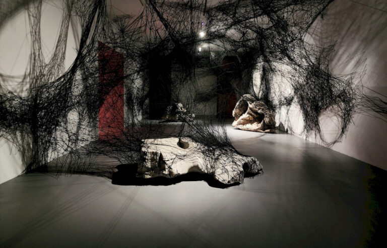 Kekosongan Diam: Artis Jepang Chiharu Shiota at Red Brick