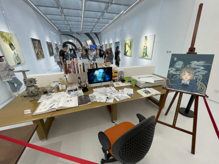 “Neon Dreamland”: Perjalanan ke dunia nyata Yanran Chen