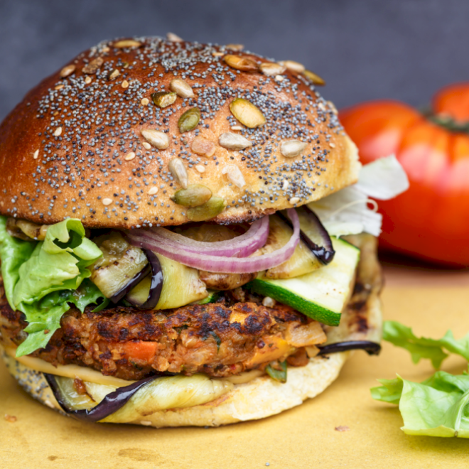 Veggie Burger Cup: Patties Tanaman Terbaik Beijing mendapatkan momen mereka