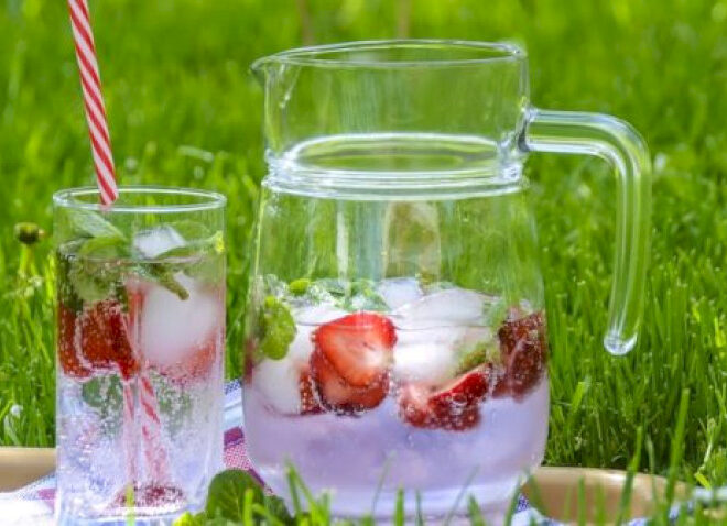 Tetap dingin di panas Beijing dengan teh es buatan sendiri