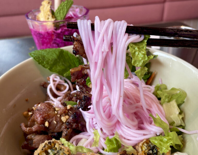 Perlakukan yang menyegarkan: Mie Dingin Vietnam asli di Beijing