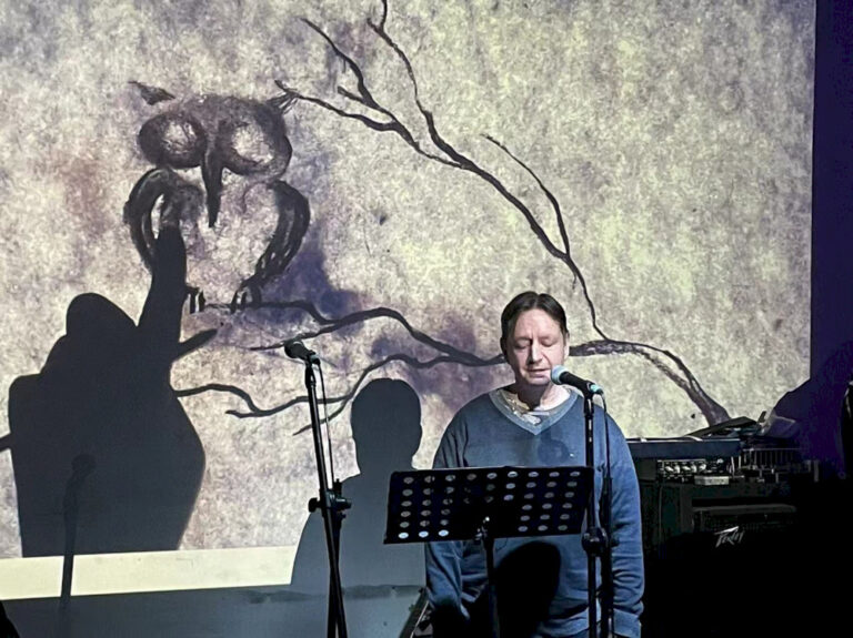 David Harrison Horton pada koleksi puisi barunya “diperlukan”